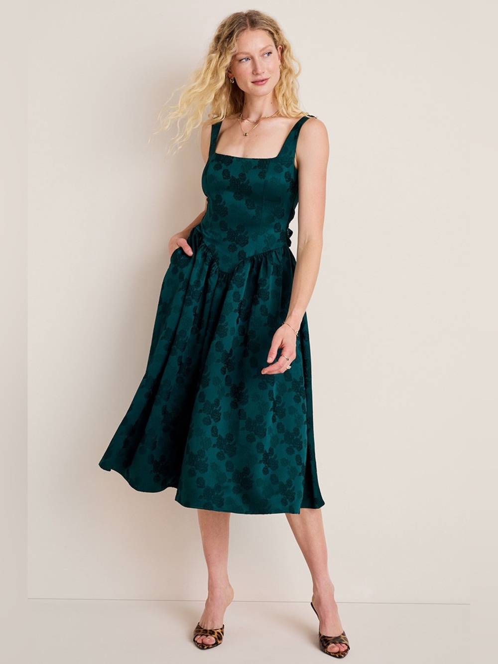 Francesca's Collections Maren Basque Waist Jacquard Midi Dress Emerald Green